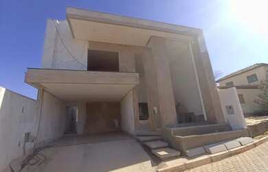 Imagem: A casa em condomínio à venda possui 4 Dormitórios, 4 Banheiros