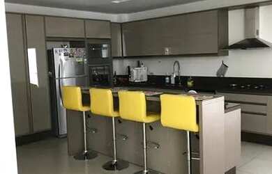 Imagem: A casa em condomínio possui 5 Dormitórios, 5 Banheiros, 4