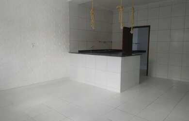 Imagem: A casa possui 2 Dormitórios, 1 Banheiro, 1 Vaga na garagem