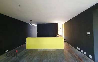 Imagem: O depósito possui 3 Vagas na garagem, 199m² de Área e está