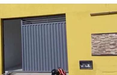 Imagem: A casa possui 2 Dormitórios, 1 Banheiro, 1 Vaga na garagem