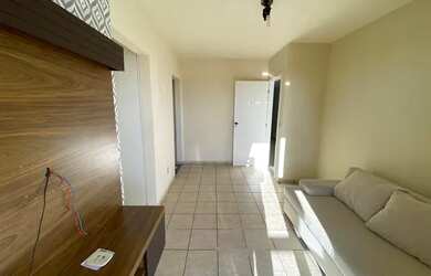 Imagem: O apartamento possui 1 Dormitório, 1 Banheiro, 1 Vaga na garagem