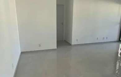 Imagem: O apartamento possui 3 Dormitórios, 1 Banheiro, 2 Vagas na