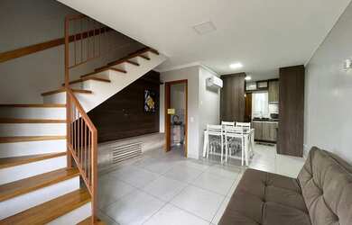 Imagem: A casa possui 2 Dormitórios, 1 Banheiro, 1 Vaga na garagem