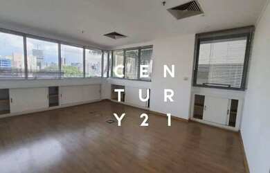 Imagem: O depósito possui 2 Vagas na garagem, 99m² de Área e está