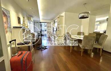 Imagem: O apartamento possui 2 Dormitórios, 3 Banheiros, 1 Vaga na