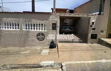 Imagem: A casa à venda possui 3 Dormitórios, 2 Banheiros, 1 Vaga na