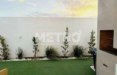 Imagem: A casa em condomínio possui 1 Dormitório, 2 Banheiros, 2 Vagas