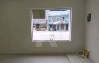 Imagem 8: Seu Novo Escritório Espera por Você Conjunto Comercial Moderno na Água...