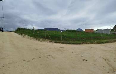 Imagem: O terreno possui 450m² de Área e está localizado em Rio