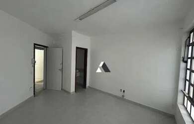 Imagem: O depósito possui 18m² de Área e está localizado em Sion