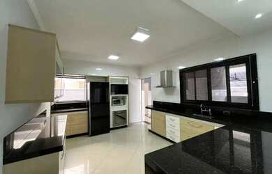 Imagem: Imóvel para aluguel e venda com 240 metros quadrados com 4