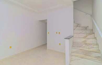 Imagem: A casa possui 2 Dormitórios, 1 Banheiro, 1 Vaga na garagem