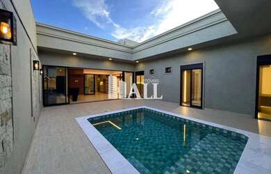 Imagem: A casa em condomínio possui 3 Dormitórios, 4 Banheiros, 3