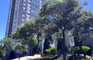 Imagem: O apartamento possui 3 Dormitórios, 1 Banheiro, 2 Vagas na