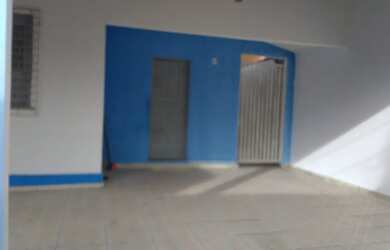 Imagem: A casa possui 3 Dormitórios, 2 Banheiros, 3 Vagas na garagem