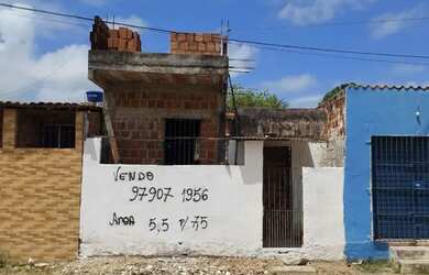 Imagem: A casa possui 1 Dormitório, 1 Banheiro e está localizado