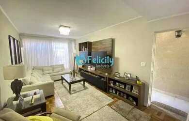 Imagem: A casa possui 3 Dormitórios, 4 Banheiros, 2 Vagas na garagem