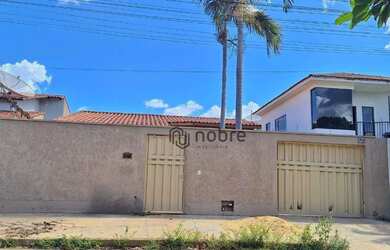 Imagem: A casa possui 2 Dormitórios, 1 Banheiro, 3 Vagas na garagem