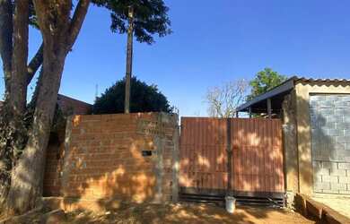 Imagem: O terreno possui 300m² de Área e Imóvel novo e está localizado