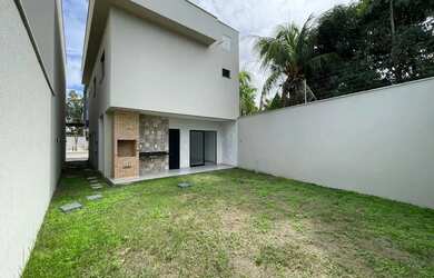 Imagem: A casa em condomínio possui 4 Dormitórios, 4 Banheiros, 2