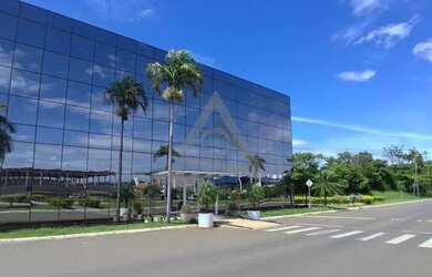 Imagem: O depósito para alugar possui 5 Vagas na garagem e 1250m²