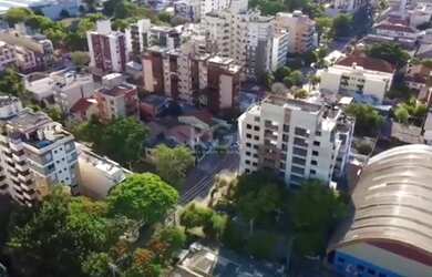 Imagem: A casa possui 2 Dormitórios, 2 Banheiros, 1 Vaga na garagem