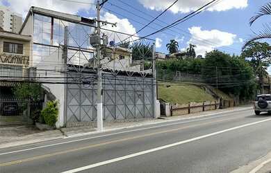 Imagem: O depósito possui 900m² de Área e está localizado em Butantã