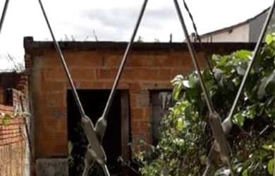 Imagem 2: CASA SOBRADO. 180m² de Área, 1 Vaga na garageme5 Dormitórios