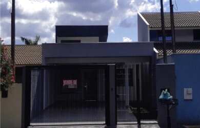 Imagem: A casa possui 3 Dormitórios, 2 Banheiros, 125m² de Área e