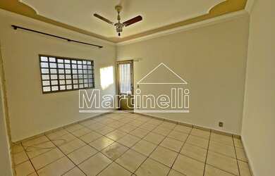 Imagem: A casa à venda possui 2 Dormitórios, 3 Banheiros, 5 Vagas