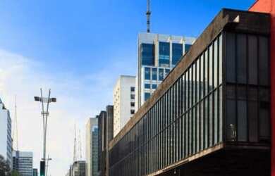 Imagem: O depósito possui 5 Vagas na garagem, 1.666m² de Área e