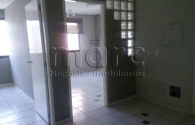 Imagem: O depósito possui 1 Vaga na garagem e 44m² de Área e está