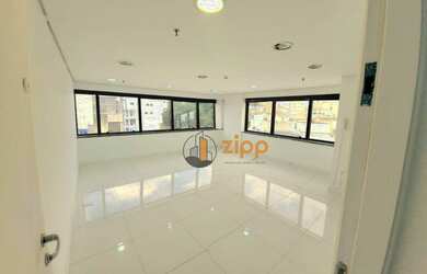 Imagem: O depósito possui 1 Vaga na garagem, 37m² de Área e está