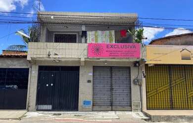 Imagem: A casa possui 3 Dormitórios, 4 Banheiros, 1 Vaga na garagem