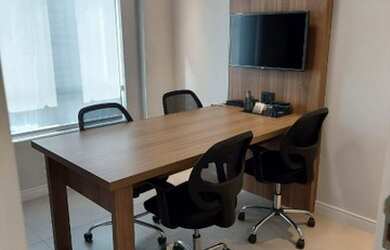 Imagem: O depósito possui 1 Vaga na garagem, 42m² de Área e está