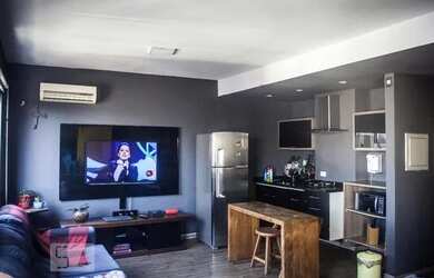 Imagem: O apartamento possui 1 Dormitório, 1 Banheiro, 1 Vaga na garagem