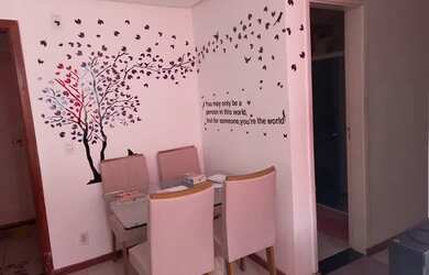 Imagem: O apartamento possui 2 Dormitórios, 1 Banheiro, 1 Vaga na garagem