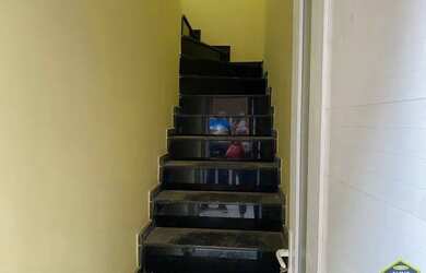 Imagem: A casa possui 2 Dormitórios, 1 Banheiro, 1 Vaga na garagem