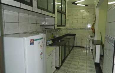 Imagem: A casa possui 2 Dormitórios, 1 Banheiro, 1 Vaga na garagem