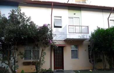 Imagem: A casa em condomínio possui 3 Dormitórios, 3 Banheiros, 2