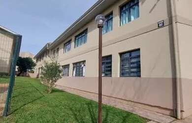 Imagem: O apartamento possui 3 Dormitórios, 1 Banheiro, 1 Vaga na garagem