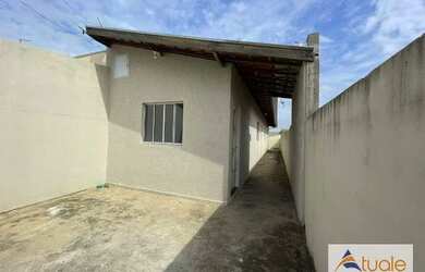 Imagem: A casa possui 2 Dormitórios, 2 Banheiros, 1 Vaga na garagem