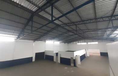 Imagem: O depósito possui 5 Vagas na garagem, 2.000m² de Área e