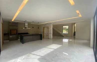 Imagem: A casa em condomínio possui 2 Dormitórios, 2 Banheiros, 4