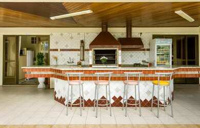 Imagem: O apartamento possui 3 Dormitórios, 2 Banheiros, 3 Vagas na