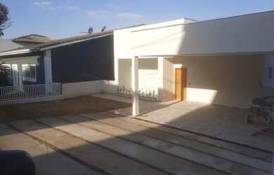 Imagem: A casa em condomínio possui 3 Dormitórios, 4 Banheiros, 5