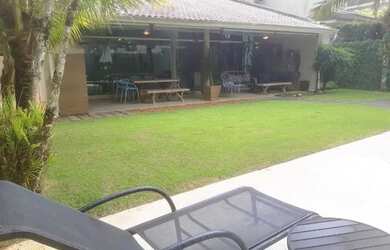 Imagem: A casa em condomínio possui 4 Dormitórios, 4 Banheiros, 4