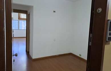 Imagem: O depósito possui 1 Vaga na garagem, 35m² de Área e está