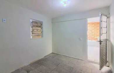 Imagem 3: Casa com 2 dormitórios à venda por R$ 270.000 na Vila Picinin